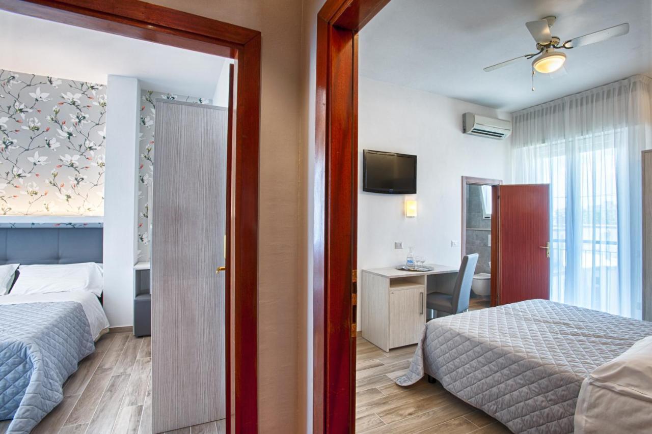 Hotel Mirabel ريميني المظهر الخارجي الصورة