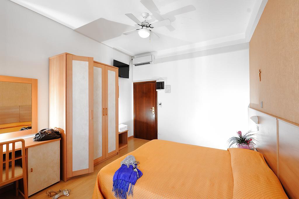 Hotel Mirabel ريميني المظهر الخارجي الصورة