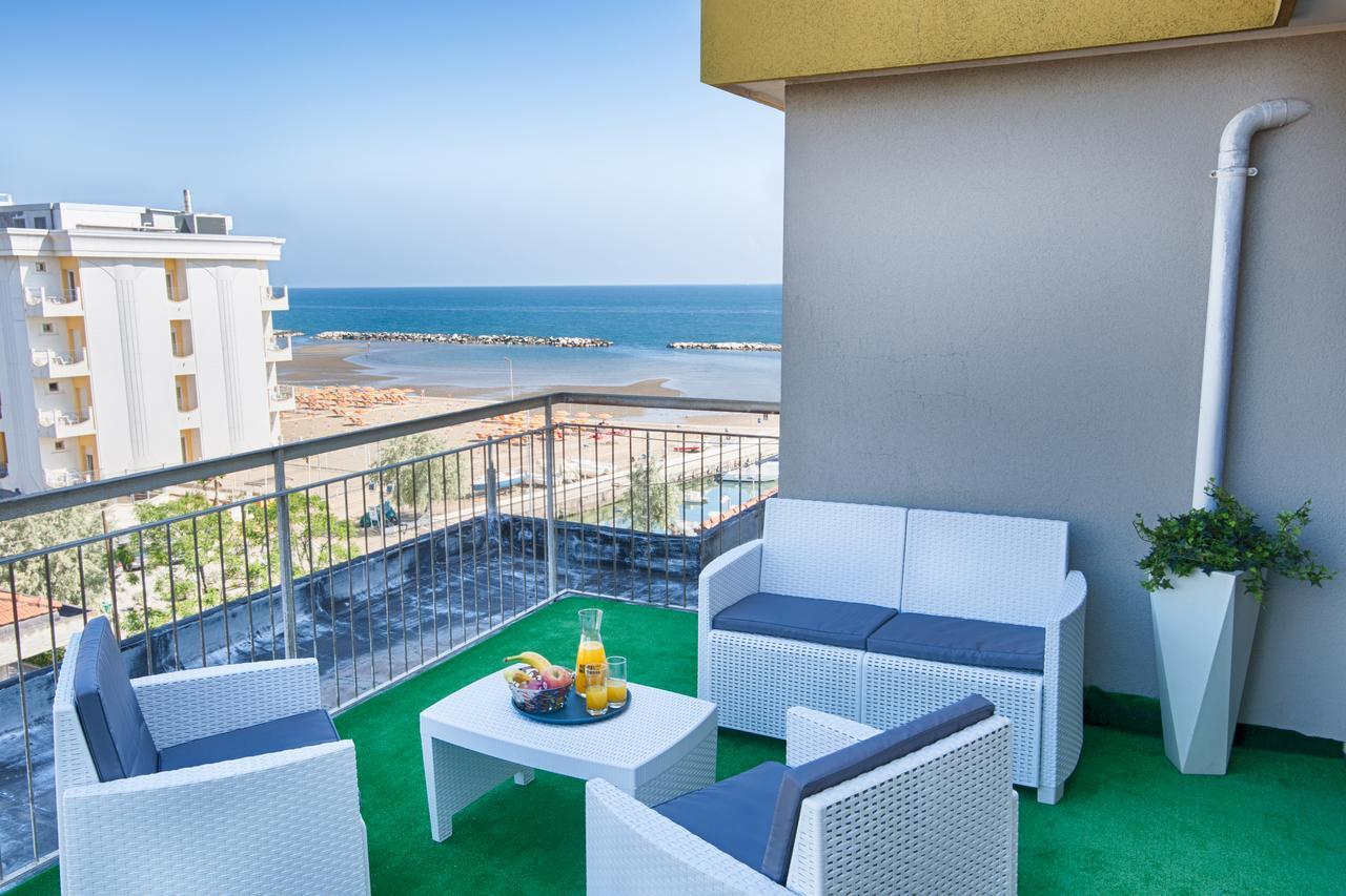 Hotel Mirabel ريميني المظهر الخارجي الصورة