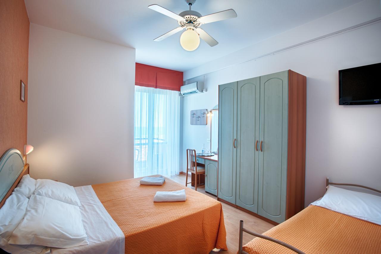 Hotel Mirabel ريميني المظهر الخارجي الصورة