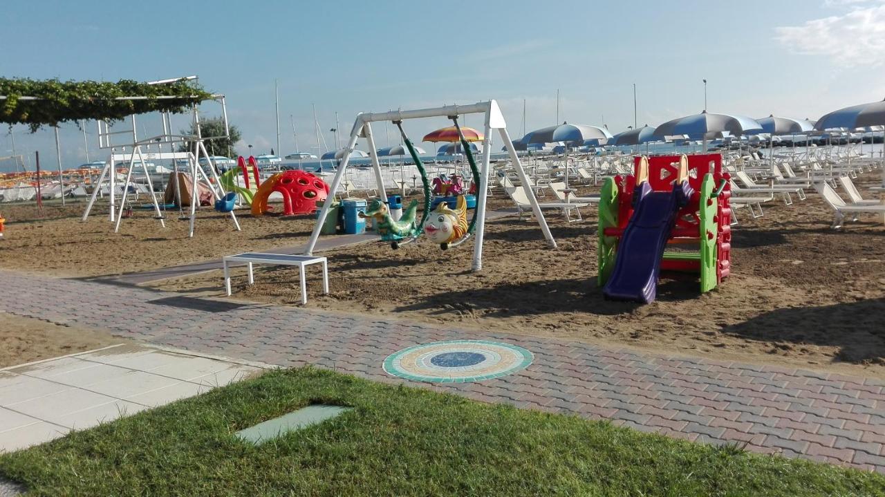 Hotel Mirabel ريميني المظهر الخارجي الصورة