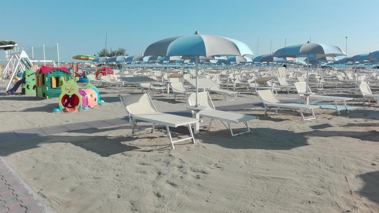 Hotel Mirabel ريميني المظهر الخارجي الصورة